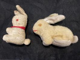 Zwei ältere Stofftierhasen/ Kaninchen nostalgisch 
