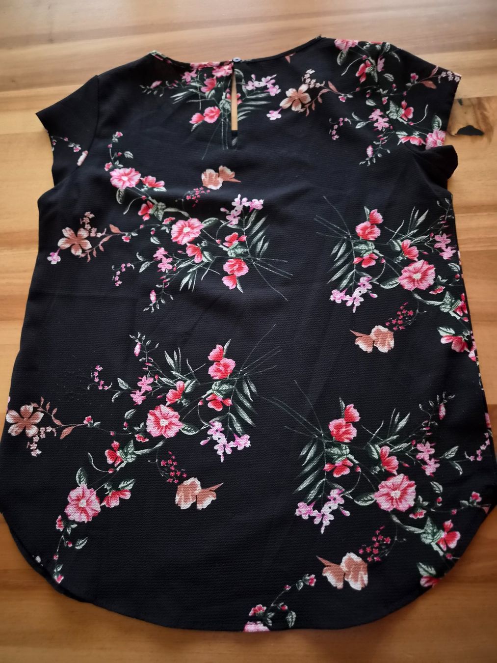 Only Lotti di vestiti: Set / Jacke und Top mit Blumenmuster, Grösse 36 – Usato da Ibach venduto da urs_sl5h 5