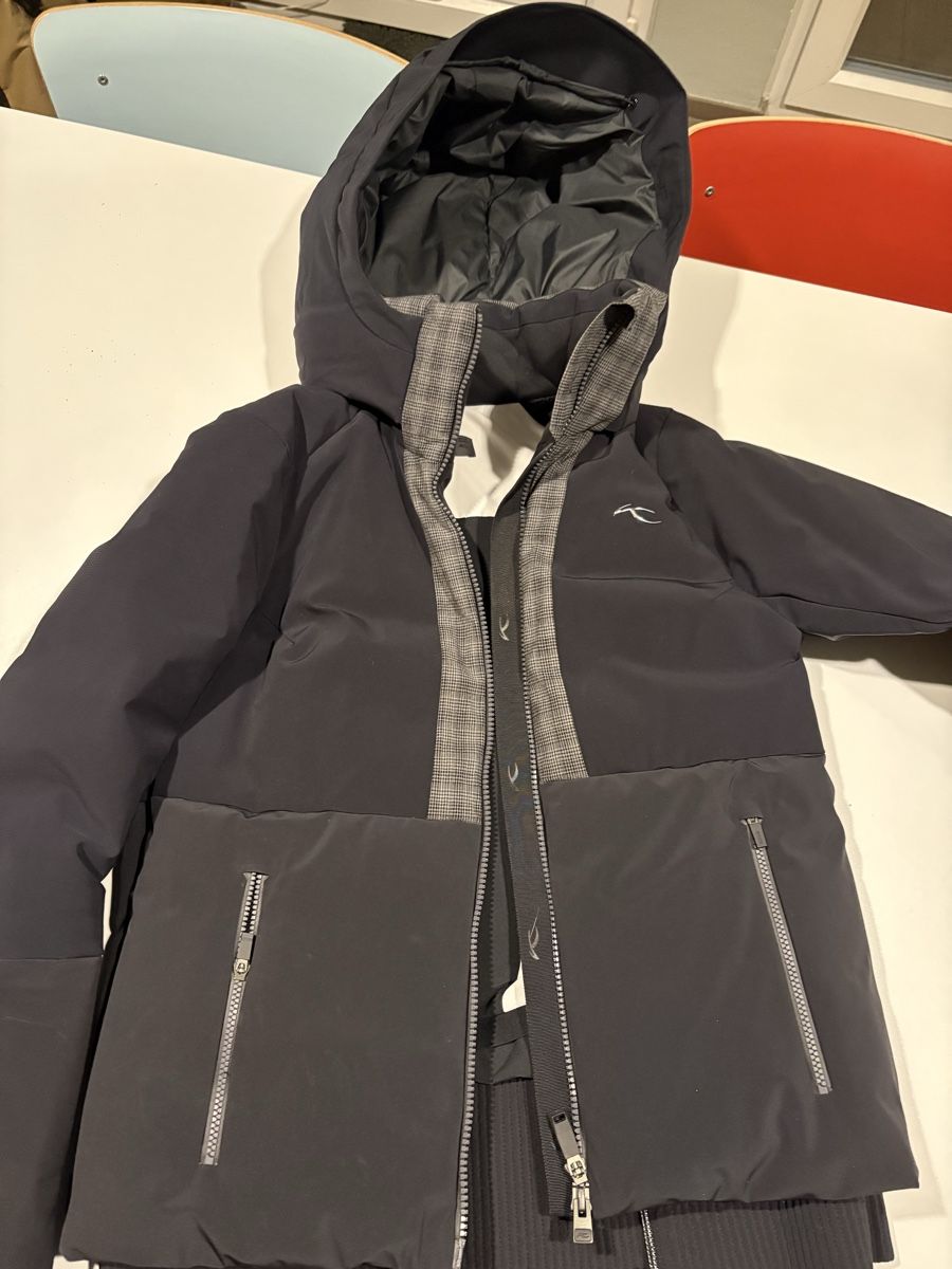 Kjus Giacche: Schwarze Kjus Skijacke 36 – Nuovo (secondo la descrizione) da Hünenberg See venduto da Effesdream