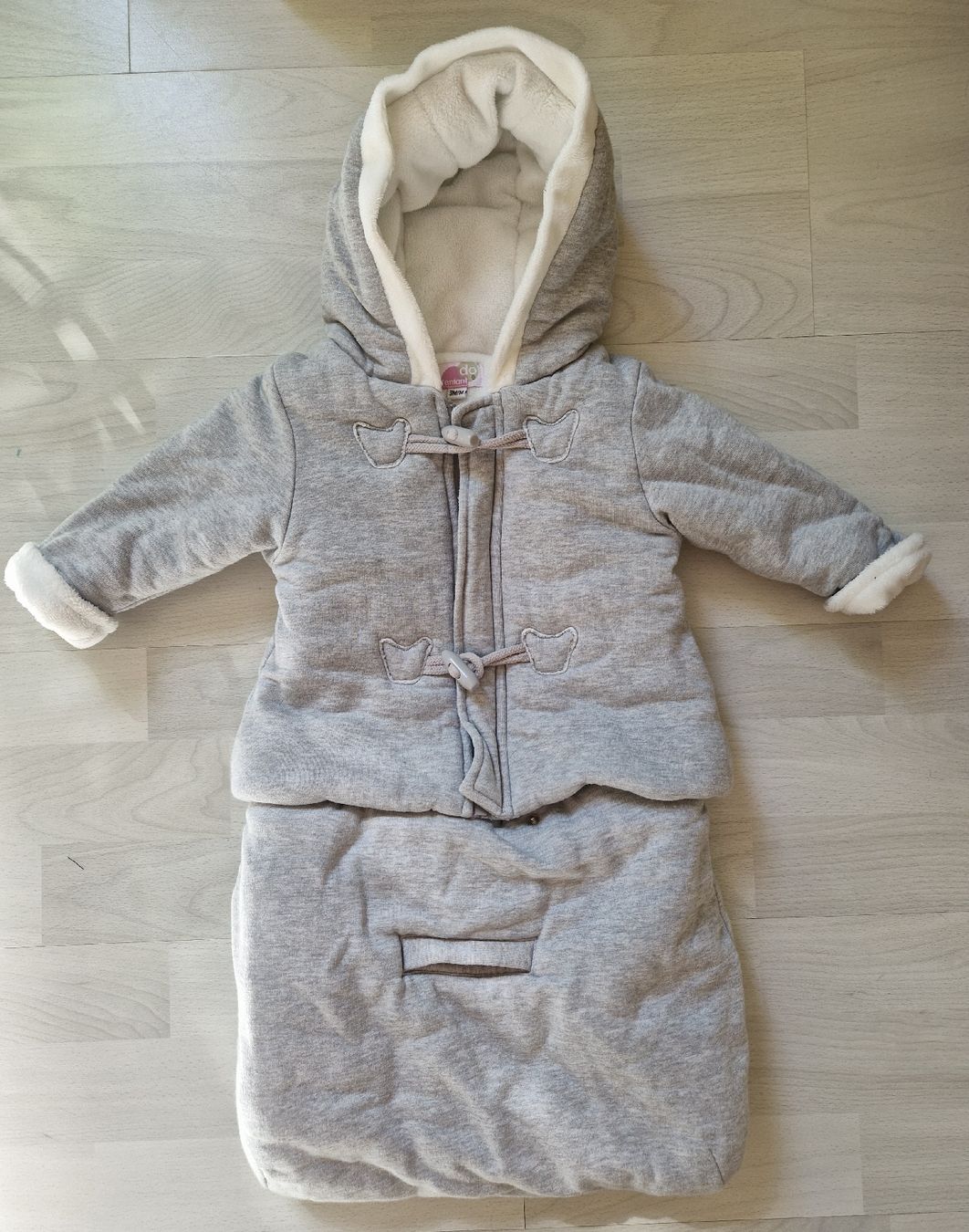 Babyanzüge: Warm suit for baby - 3 months – Gebraucht aus Epalinges von ros_7sdh