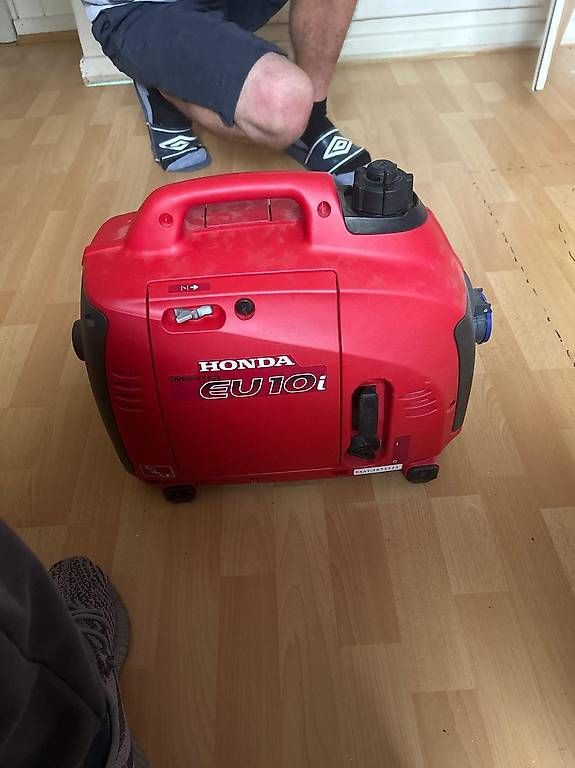 Generatori di corrente: Honda Stromgenerator neu  – Usato da Sevelen venduto da serfinis64