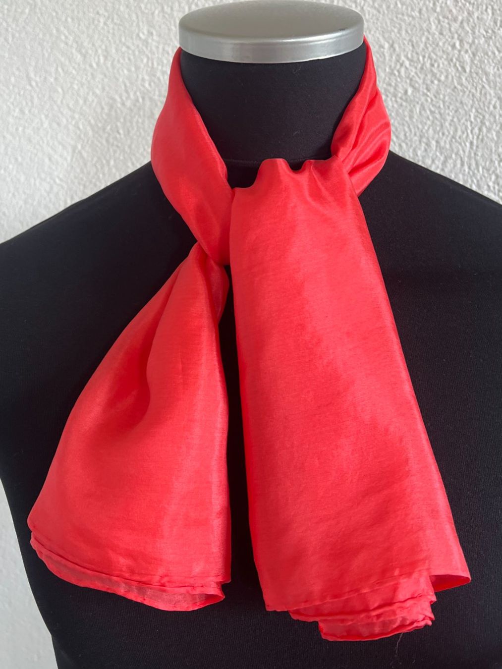 Foulard & Sciarpe: Foulard, 100% Seide, mattes Kardinalrot, NEU – Nuovo (secondo la descrizione) da Worb venduto da farben20zauber