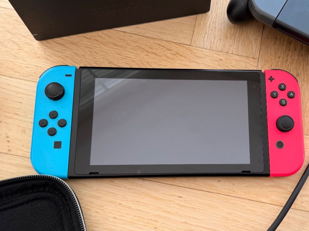 Nintendo Console: Nintendo Switch Set – Usato da Thalwil venduto da Baba26 1