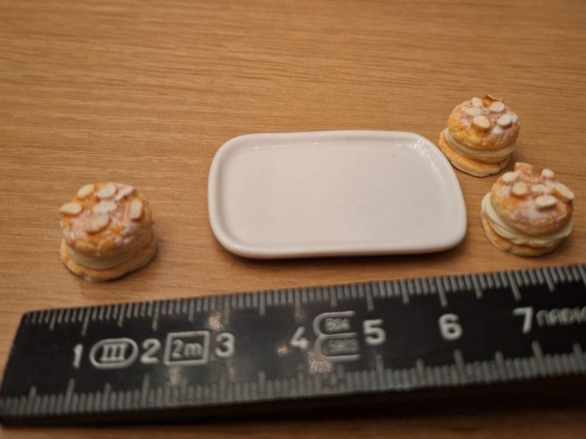 Case e mobili per bambole: Handmade Bienenstich Törtchen – Nuovo (secondo la descrizione) da Zürich venduto da HandmadeTinyFood 1
