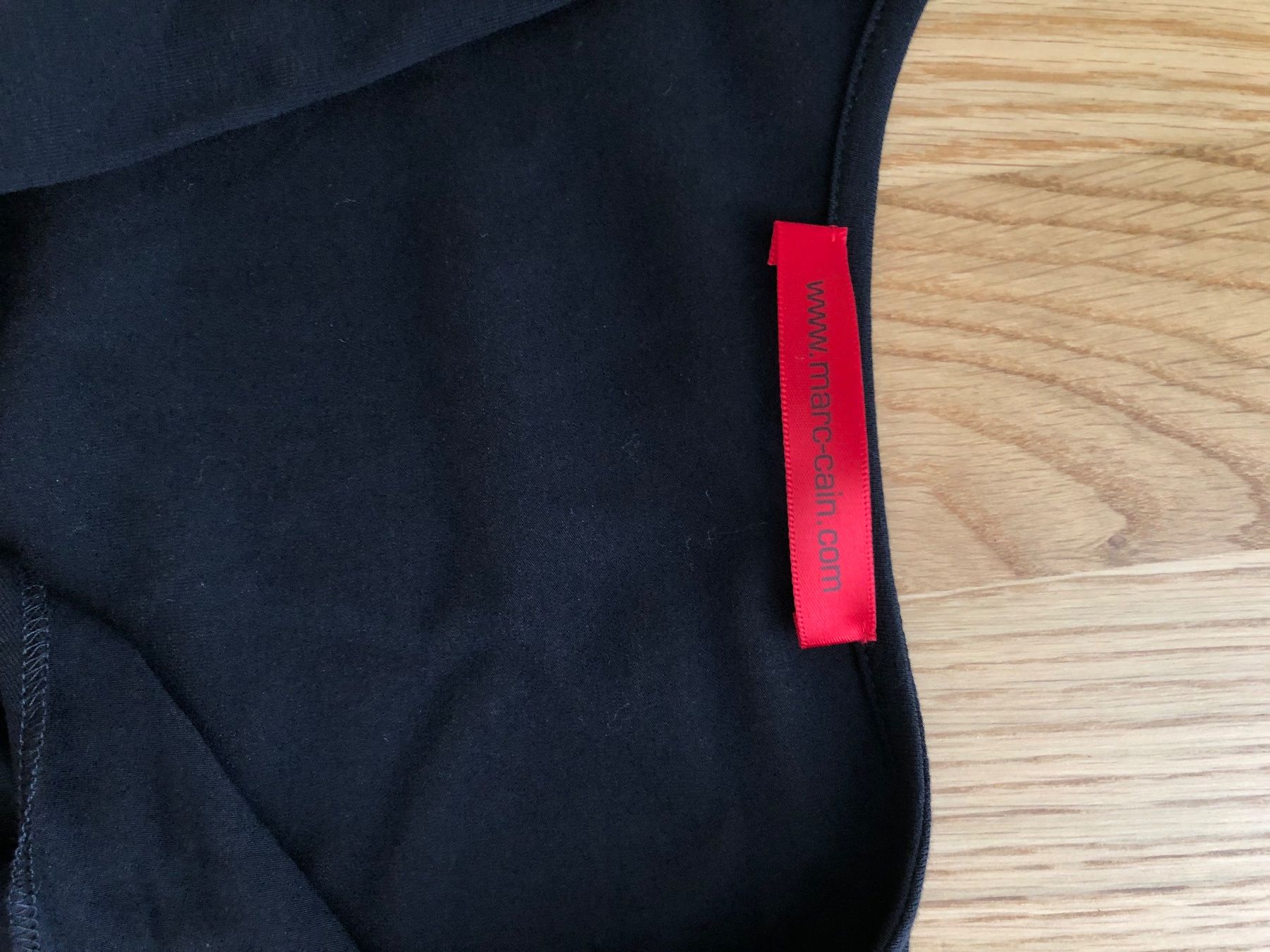 Marc Cain Vestiti: Marc Cain Schwarzes Stoffkleid – Usato da Duebendorf venduto da tom_lp2m 2
