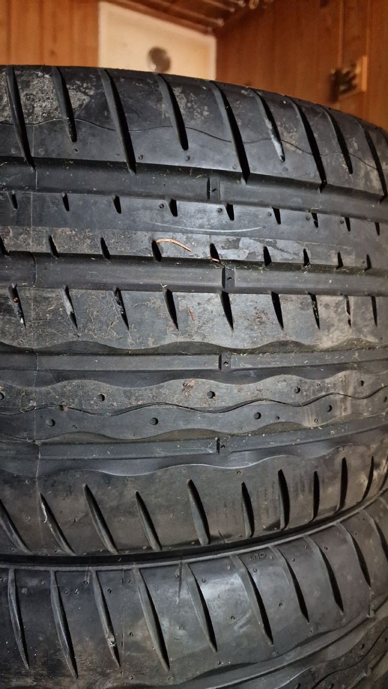 Hankook Pneumatici & Ruote complete: 4 Reifen Hankook Ventus EVO S1 – Usato da Willisau venduto da Haefliger01 3