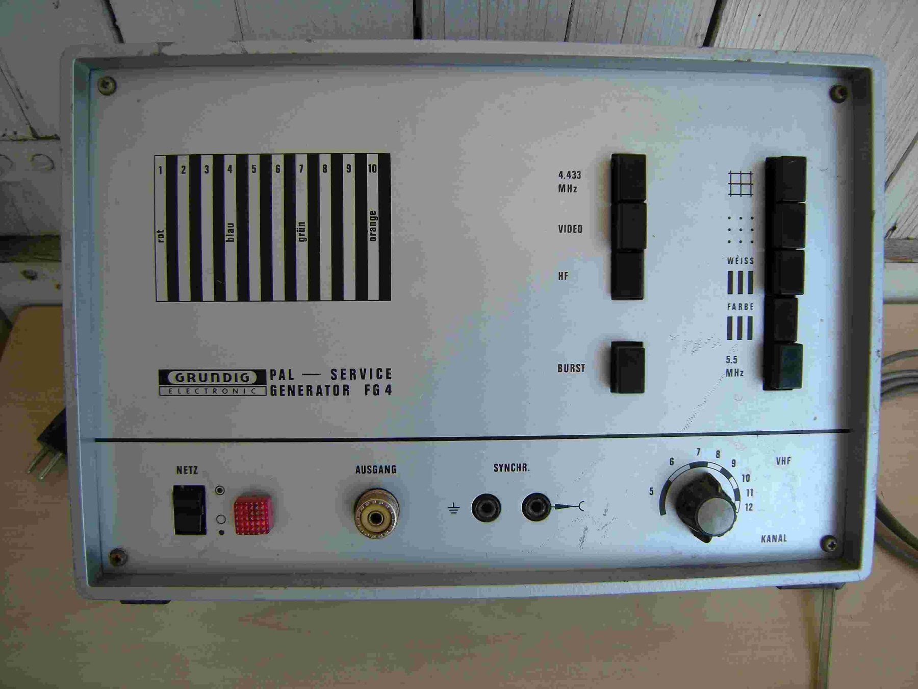 Grundig Messen: analoger Farbbalkengenerator Grundig FG4 – Gebraucht aus Schönenberg ZH von Ku4711 1