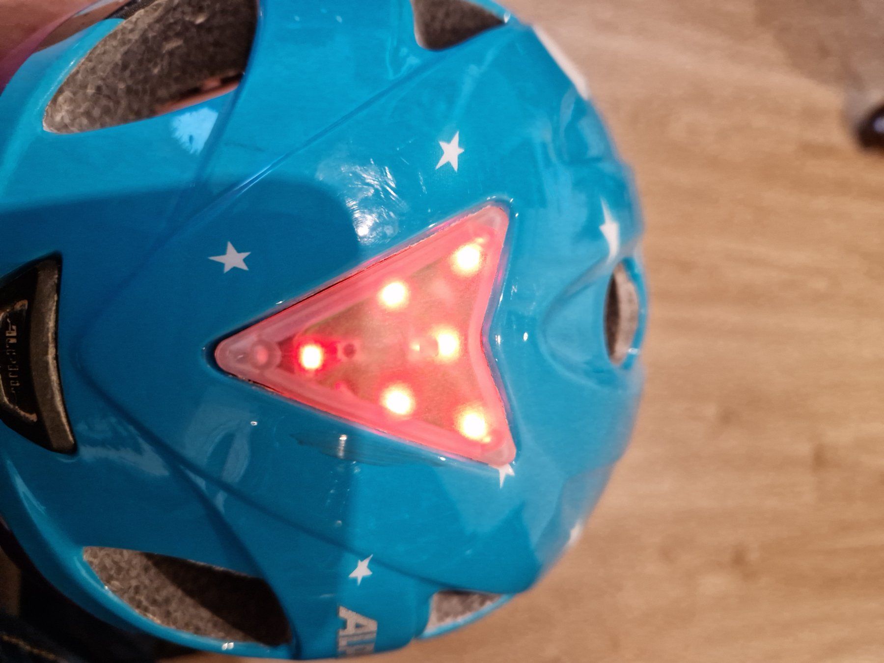 Alpina Caschi: Kinder Velohelm 45-49cm – Usato da Roggliswil venduto da Crosser17 2