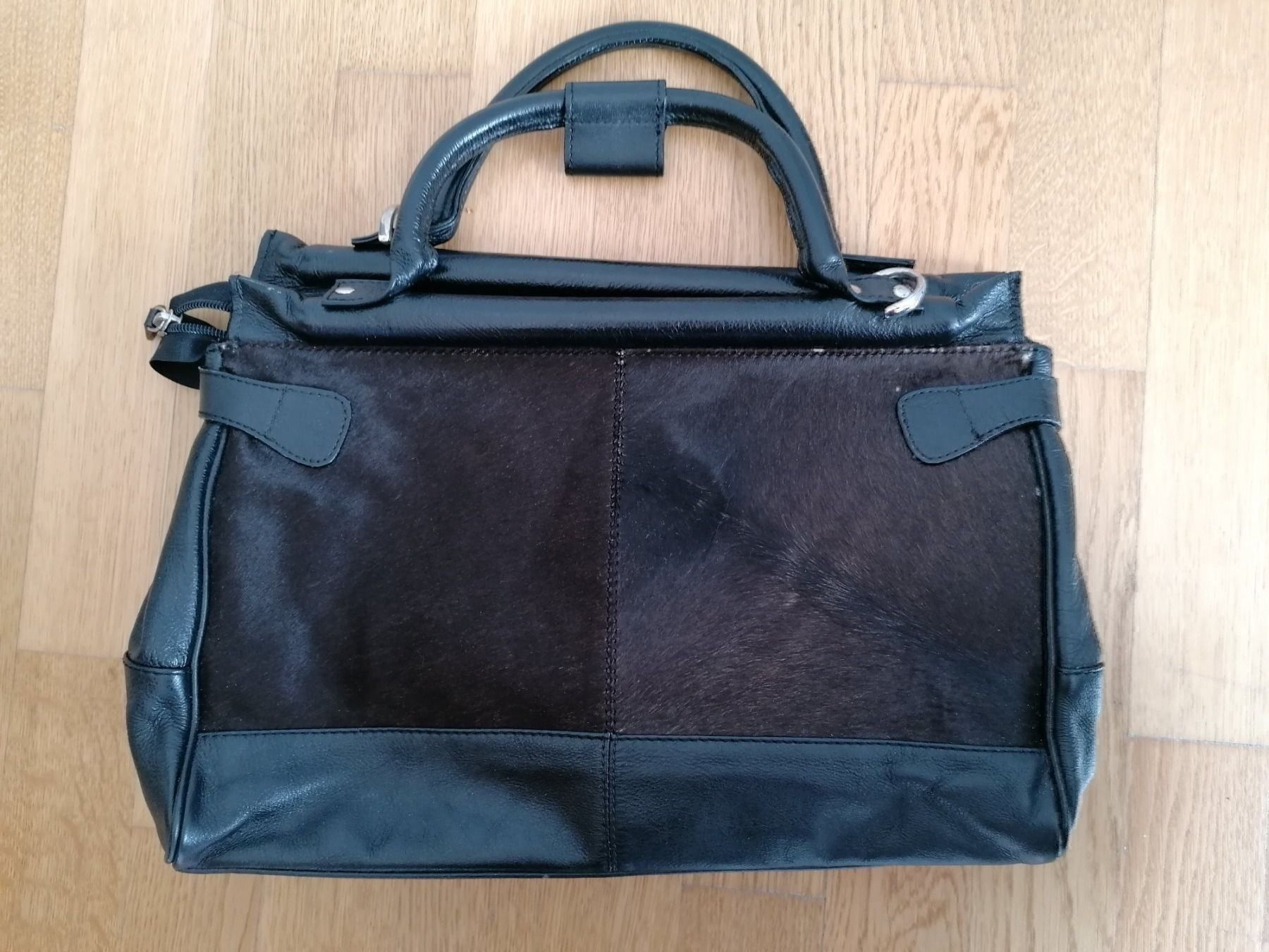 Borse da donna: Handtasche – Nuovo (secondo la descrizione) da Adliswil venduto da crizoprazio