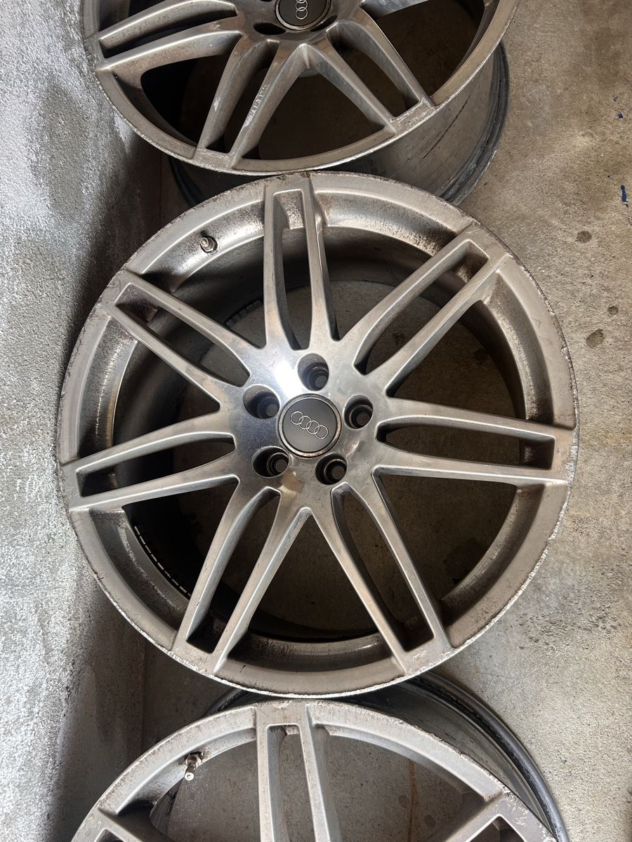 Audi Jantes: Jantes Audi RS4 B7 – D'occasion à Fribourg par rs19 4