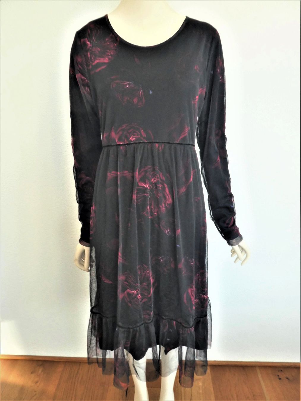 Nile Kleider: NILE Kleid Details, Gr. S – Gebraucht aus Berneck von chouchou1415