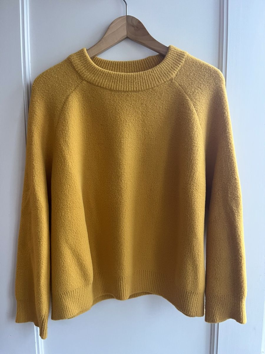 Zara Pullover & Sweatshirts: Bequemer gelber Damenpullover, Zara, Gr. L – Gebraucht aus Zürich von me_t7e4