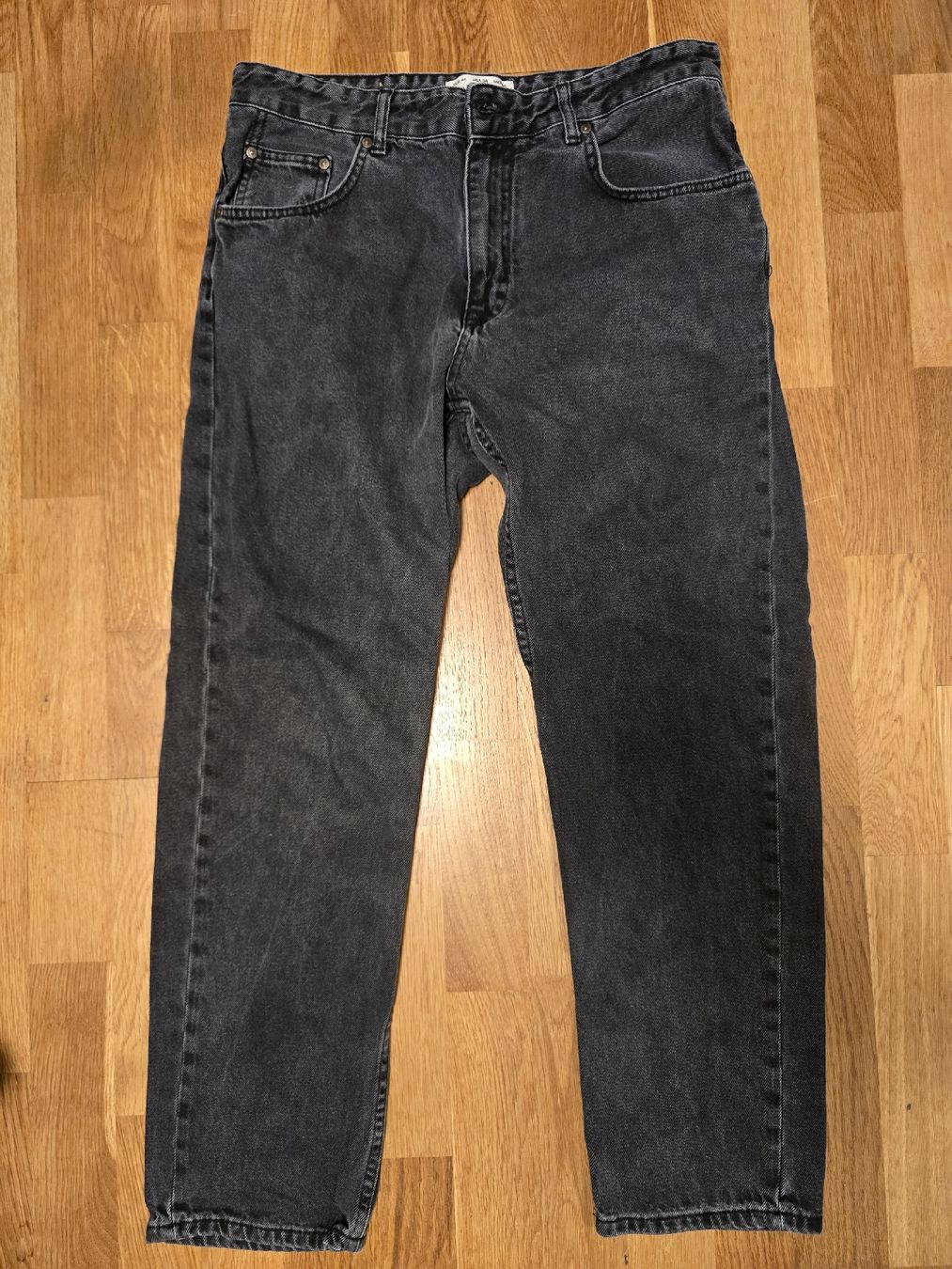 Levi's Lotti di vestiti: Lot de 3 jeans Levi's et Pull & Bear  – Usato da Perroy venduto da gui_6kwf 3