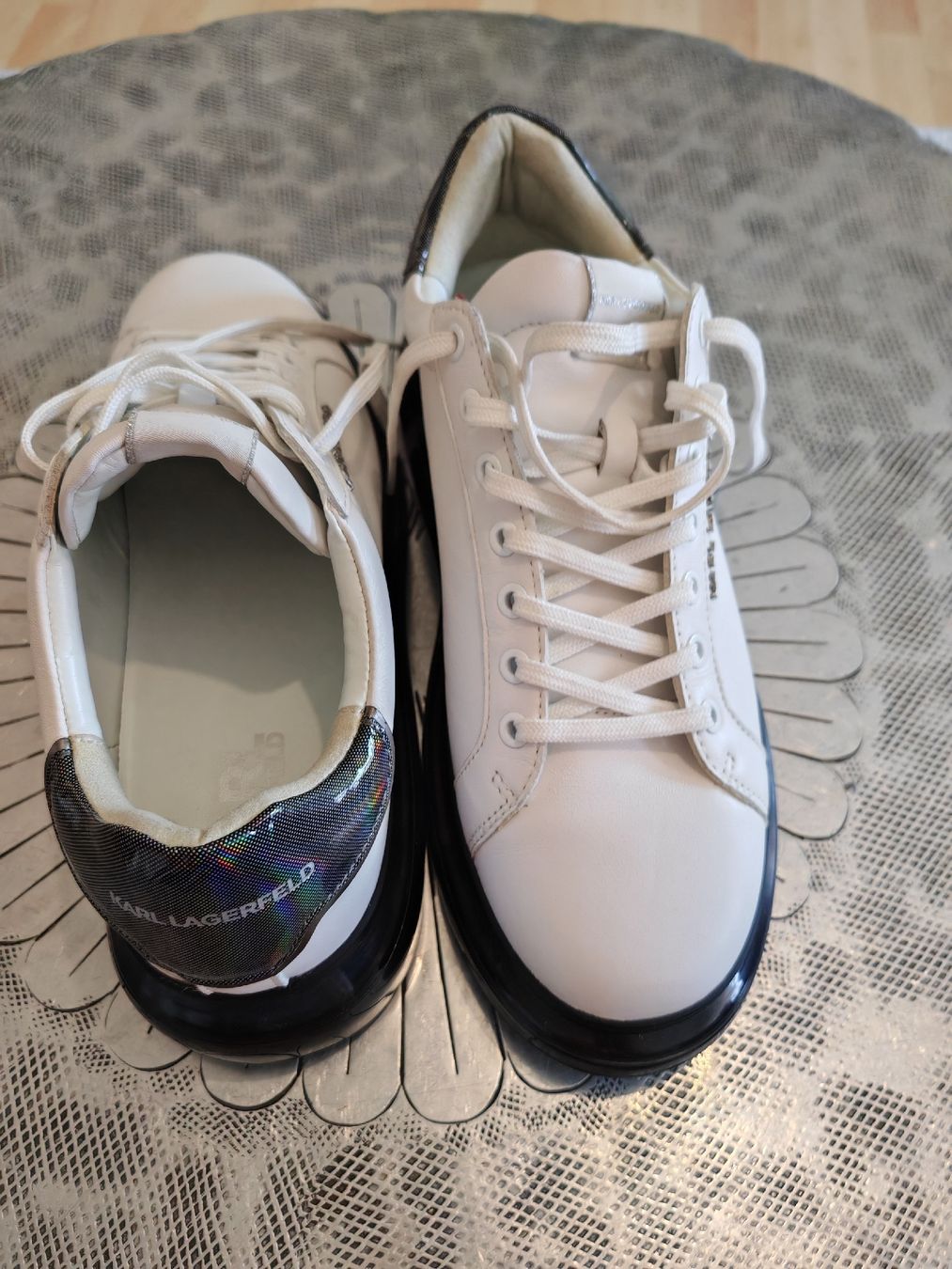 Herrenschuhe: Baskets Karl Lagerfeld blanches pointure 43 – Gebraucht aus Basel von ICI-CHEZ-NOUS 6