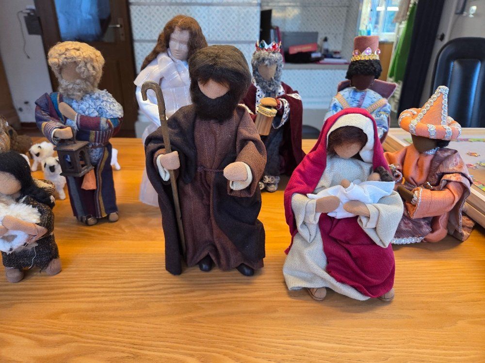 Statuette: Handgemachte wunderschöne Krippenfiguren – Usato da Gähwil venduto da Halby
