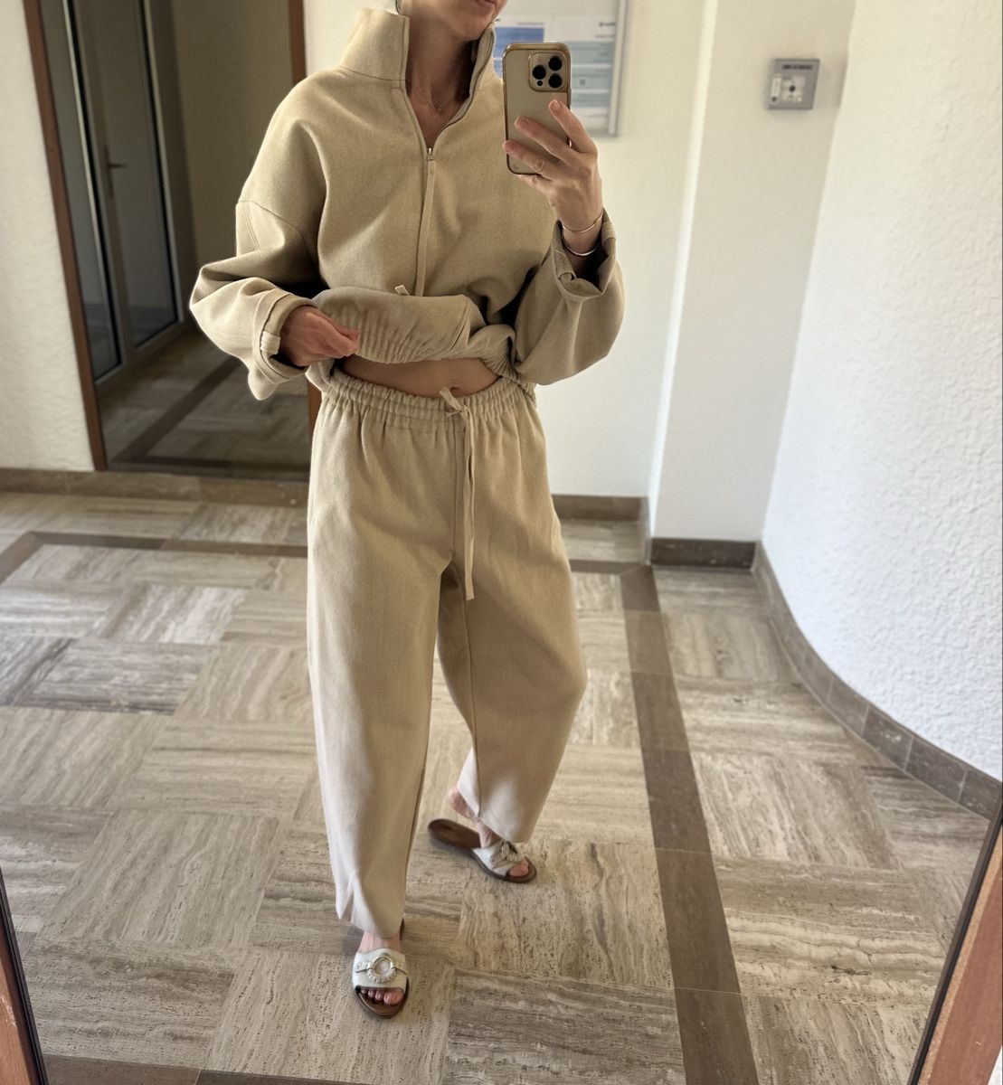 Completi & Tailleur: beige suit size M – Nuovo (secondo la descrizione) da Etoy venduto da aal_cby6 3