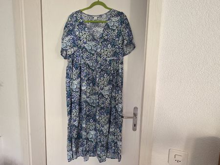 Kleid Monki,, Grösse M/L, blaues Blumenmuster, Sommerkleid