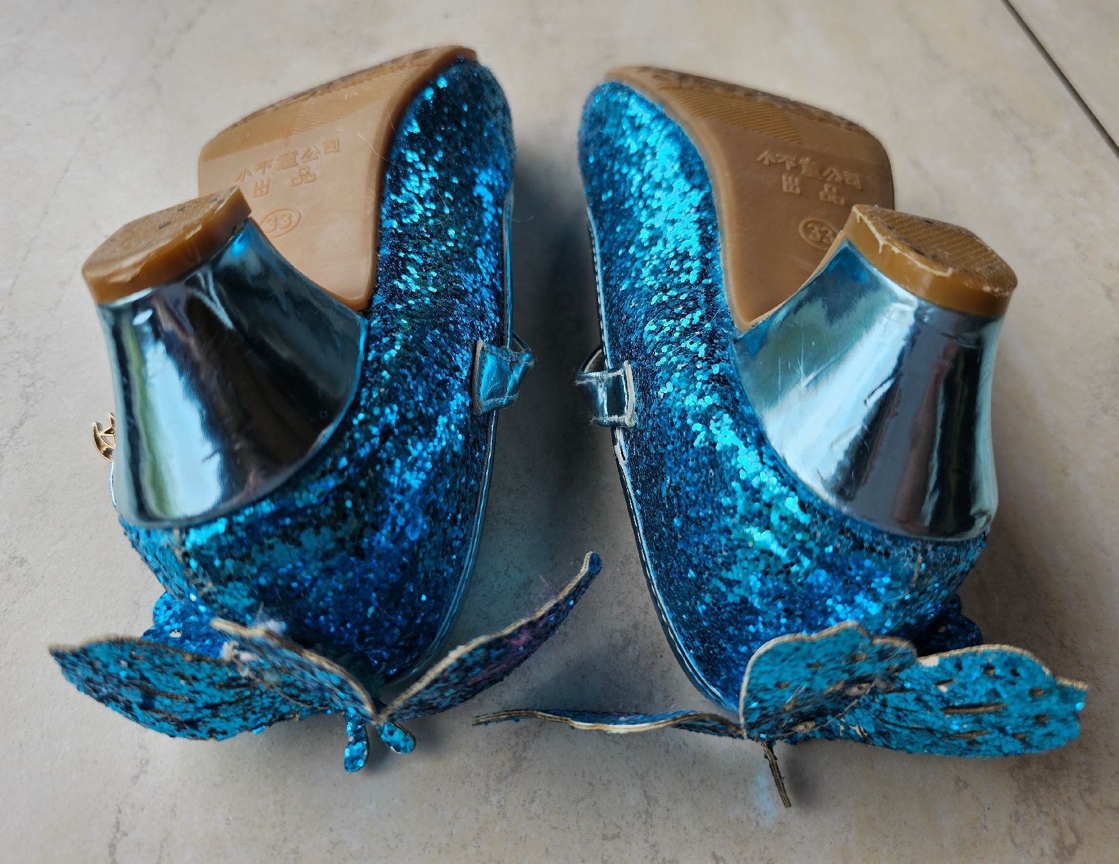 Chaussures filles: Glitzernde Mädchen Schuhe, Gr. 33 – D'occasion à Jaun par astix 3