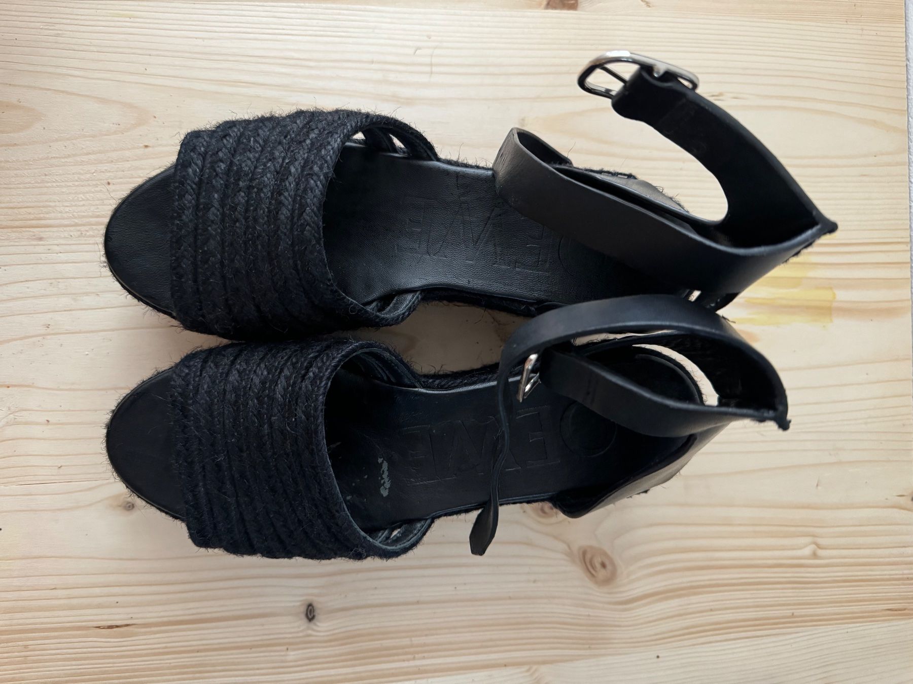 Damenschuhe: Designer Loewe Bast Schuhe, schwarz – Gebraucht aus Zürich von  2