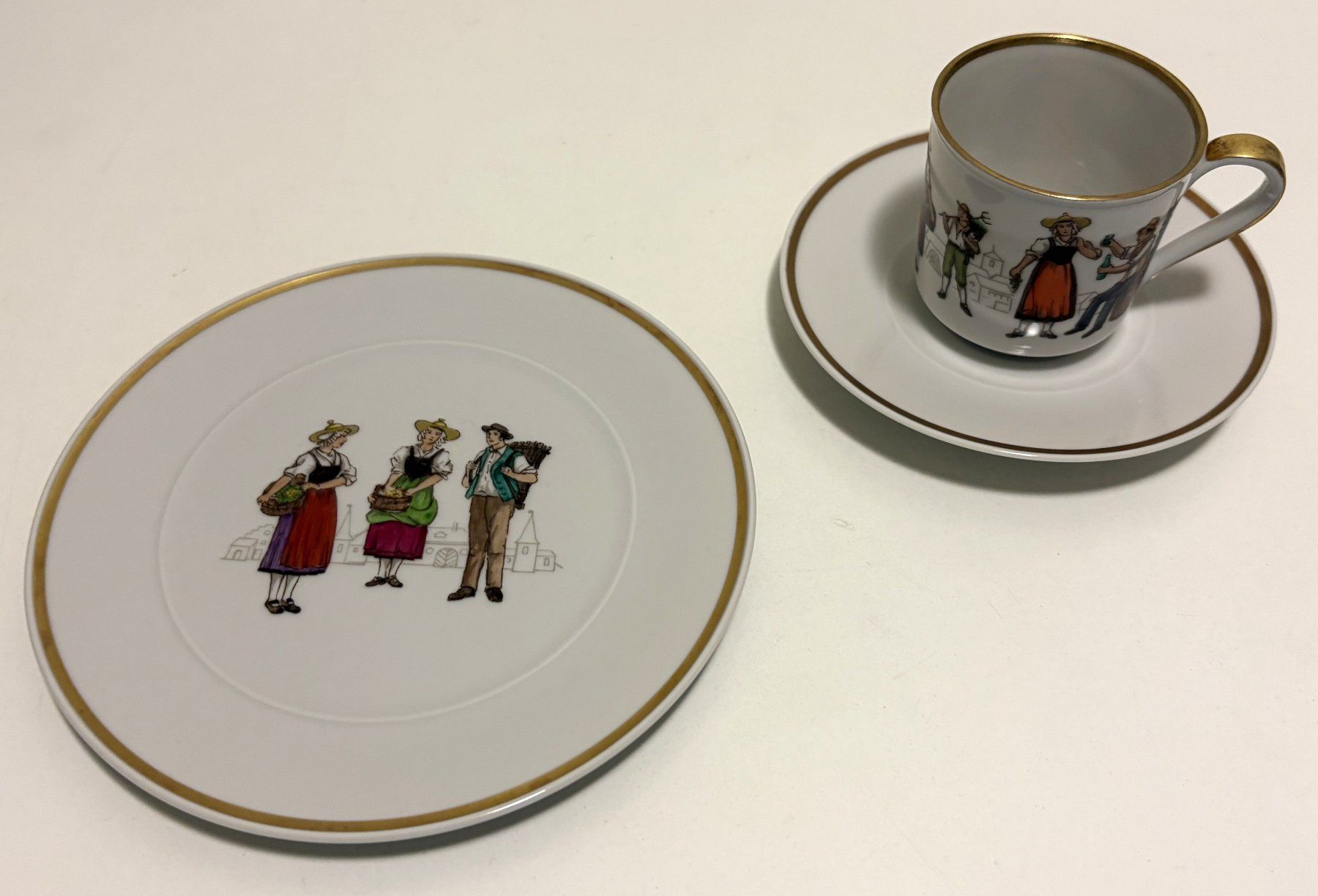 Set di piatti: Langenthal Mocca Set 3teilig Trachten handbemalt Vaud TOP – Usato da Wangen b. Olten venduto da Buntgemischt