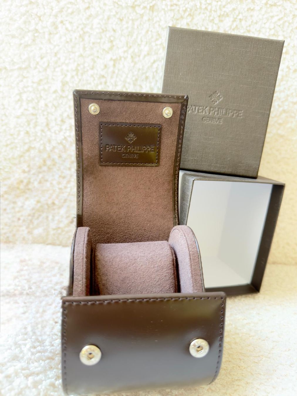 Patek Philippe Uhrenboxen: PATEK PHILIPPE Travel box – Neu und originalverpackt aus La Chaux-de-Fonds von bak_c7mx 1