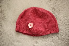 Süsse Wintermütze mit Blüemli, rosa, handgestrickt