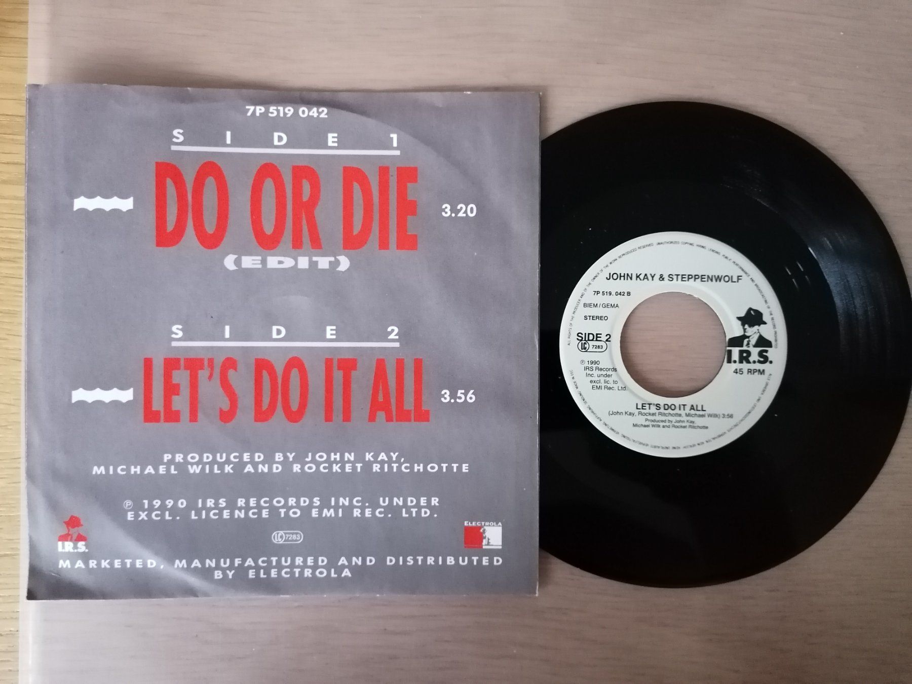 Dischi in vinile: John Kay & Steppenwolf – Do Or Die – Usato da Beinwil am See venduto da Funkthesizer 1