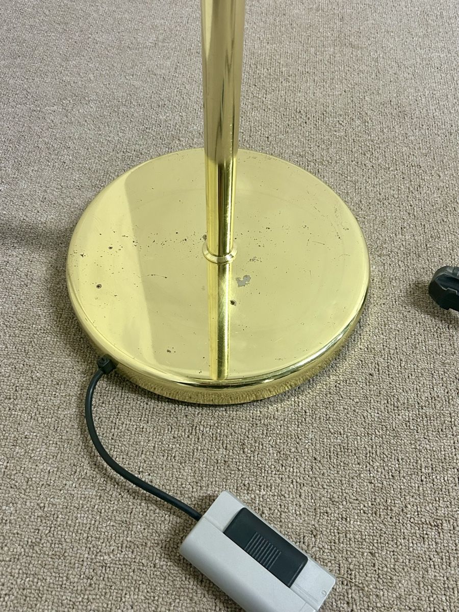 Lampade: Elegante Stehlampe in Messing – Usato da Rickenbach ZH venduto da Der-Insider 5