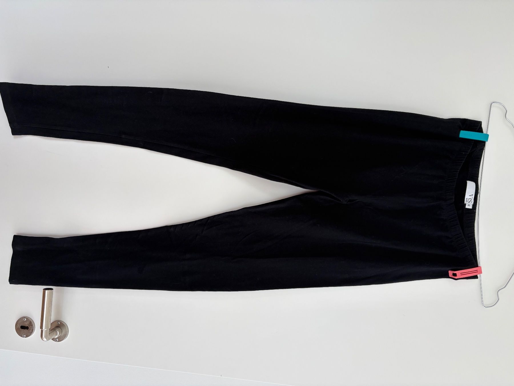 Leggings: Leggings VRS BASIC noir taille M jamais porté – Gebraucht aus Zürich von mcotti01 1