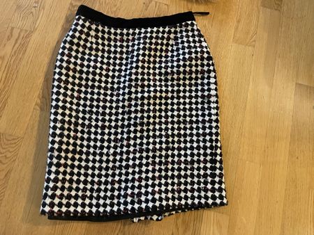 Rock Escada Tweedrock Gr. 36 schwarz weiss Karo Samt