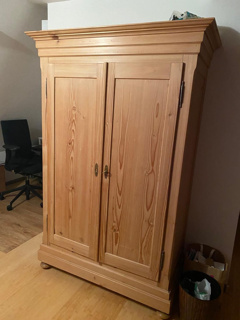 Armadi: Schrank  Kasten 120 jahre – Usato da waldenburg venduto da vr161069 1