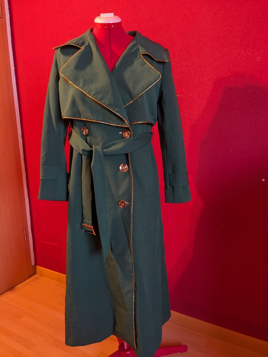 Giacche: trench-coat – Nuovo (secondo la descrizione) da Vionnaz venduto da MarinaMGB