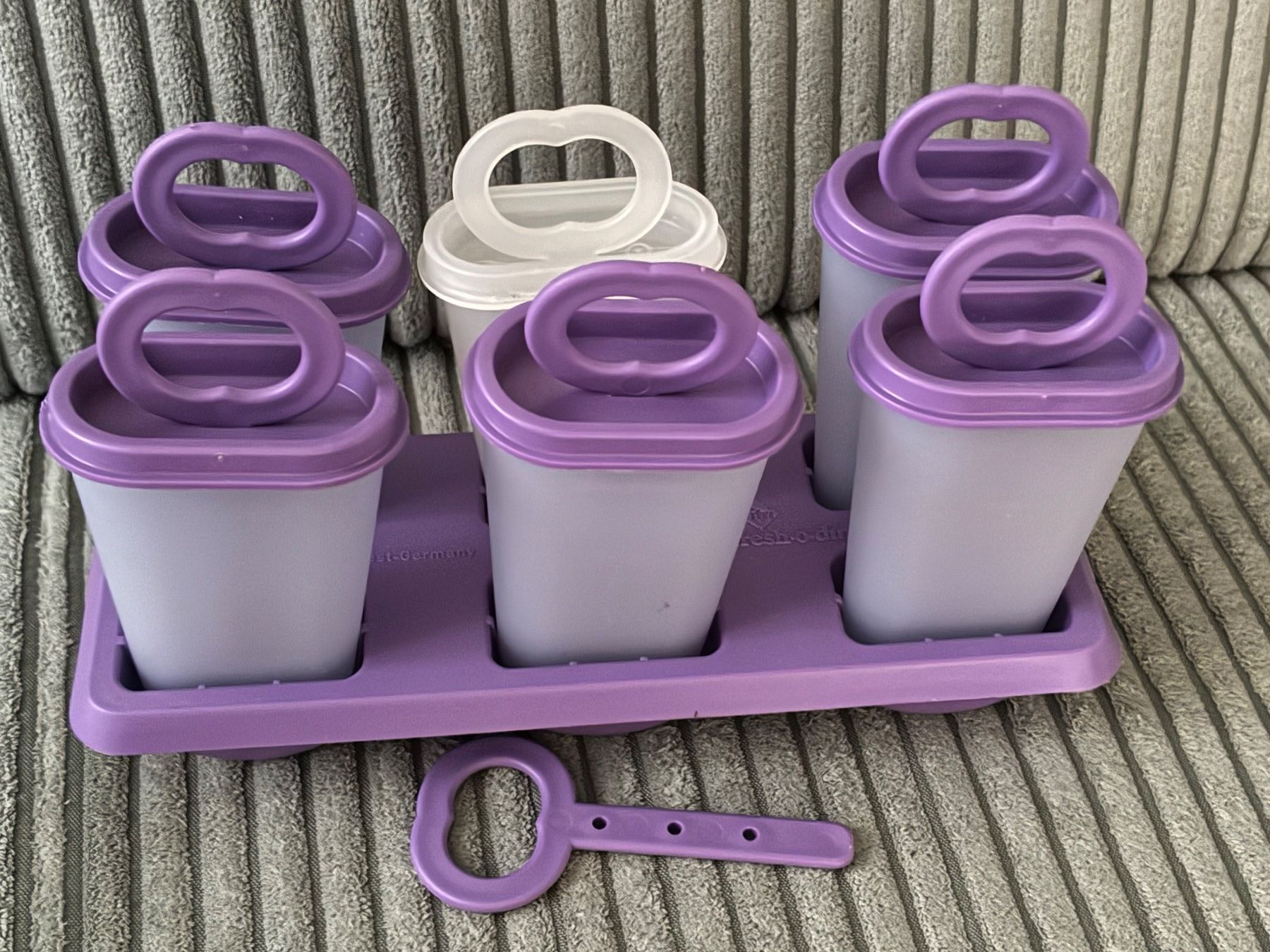 Tupperware Contenitori & Simili: Tupperware, Glacéstengel-Set Lila 6er Set – Nuovo (secondo la descrizione) da Oberrüti venduto da Jomaru