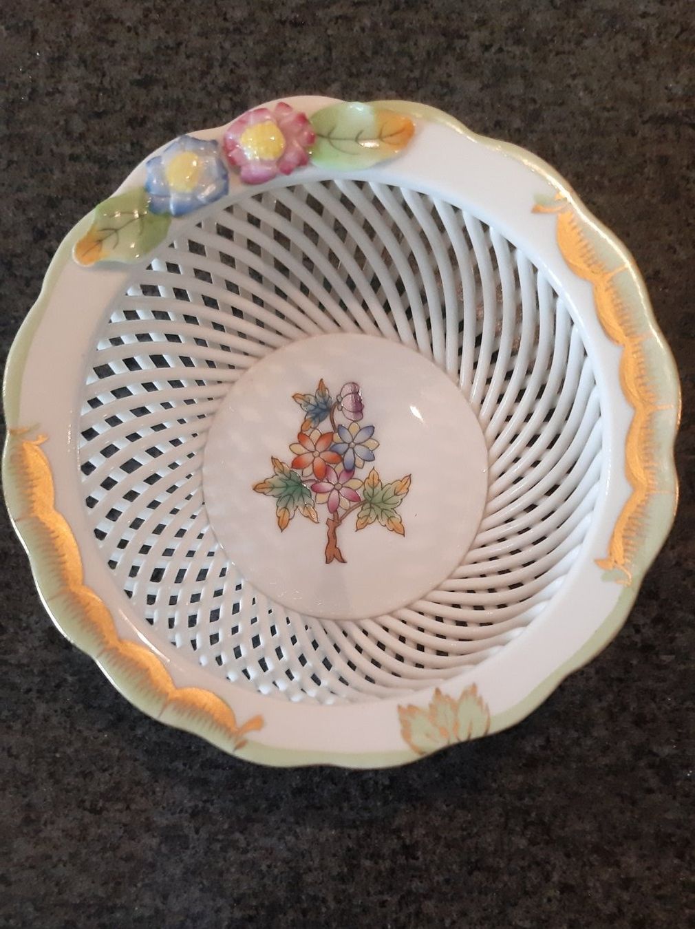 Tutte le decorazioni: Herend Porzellankörbchen – Usato da Utzenstorf venduto da Lutra4678