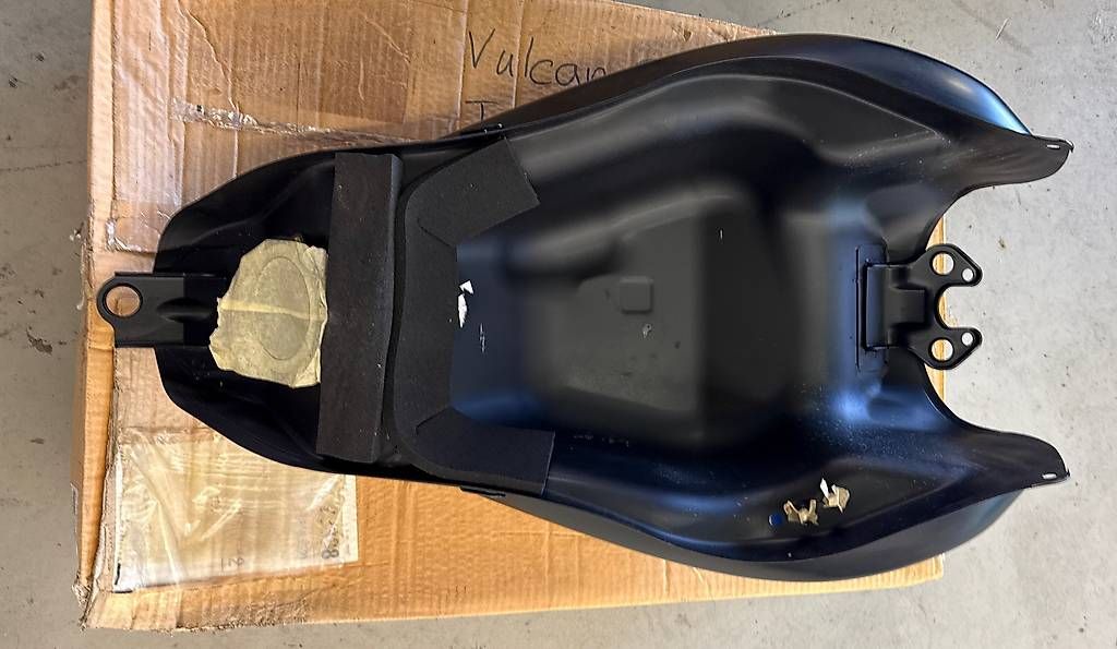 Kawasaki Tutti i ricambio per moto: Kawasaki Vulcan S Tank – Usato da Buochs venduto da 18-84 2