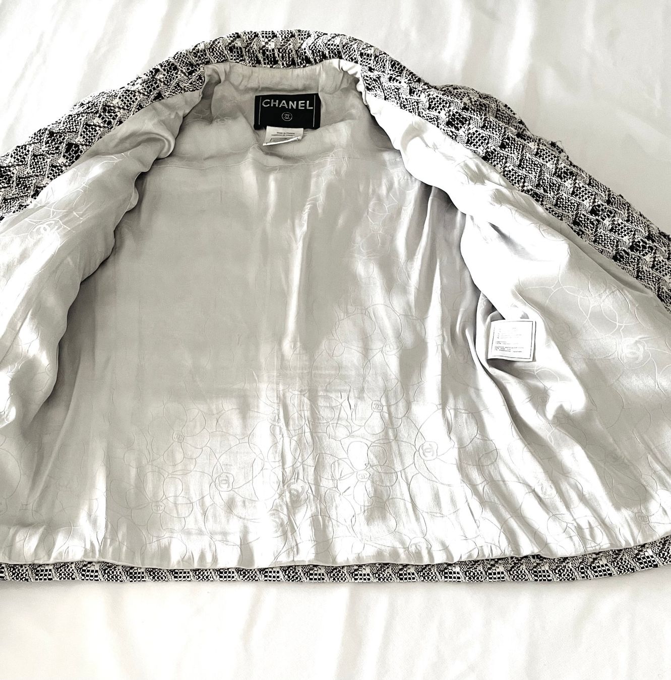 Chanel Giacche: CHANEL Blazer Tweed – Usato da Etoy venduto da Airesun 2