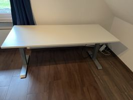 Höhenverstellbarer Schreibtisch, neuwertig, Top Zustand!