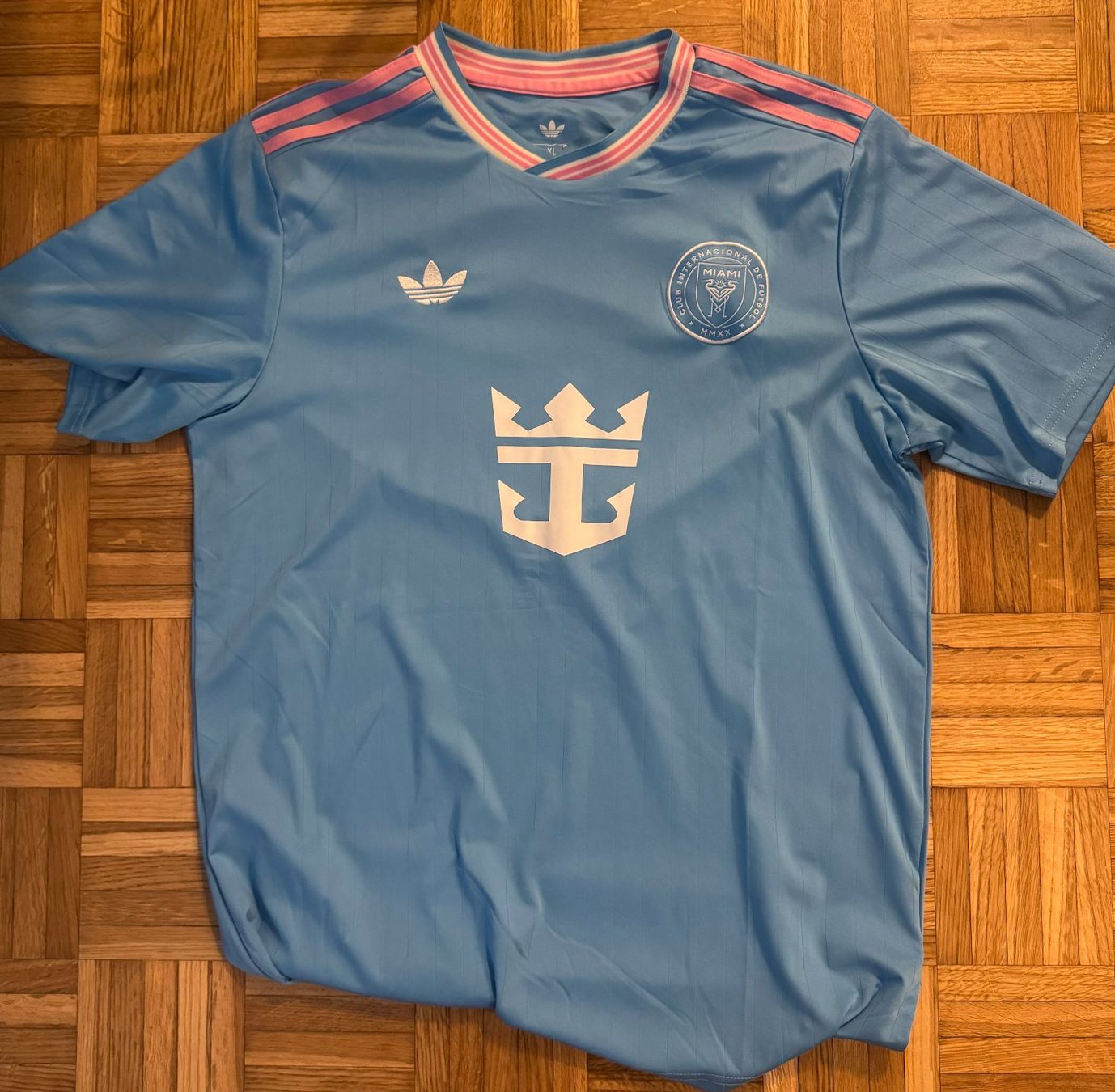 Adidas Leibchen & Hosen: 04 - Inter Miami - Adidas XL – Gebraucht aus Zürich von Matteo_7