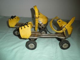 Antike Kinder-Rollschuhe verstellbar.