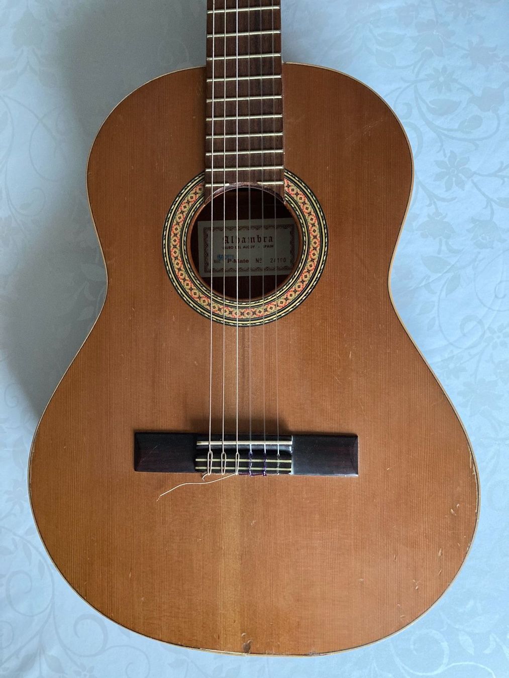 Strumenti musicali: Gitarre mit Tragsack – Usato da Langnau am Albis venduto da oltschi 5