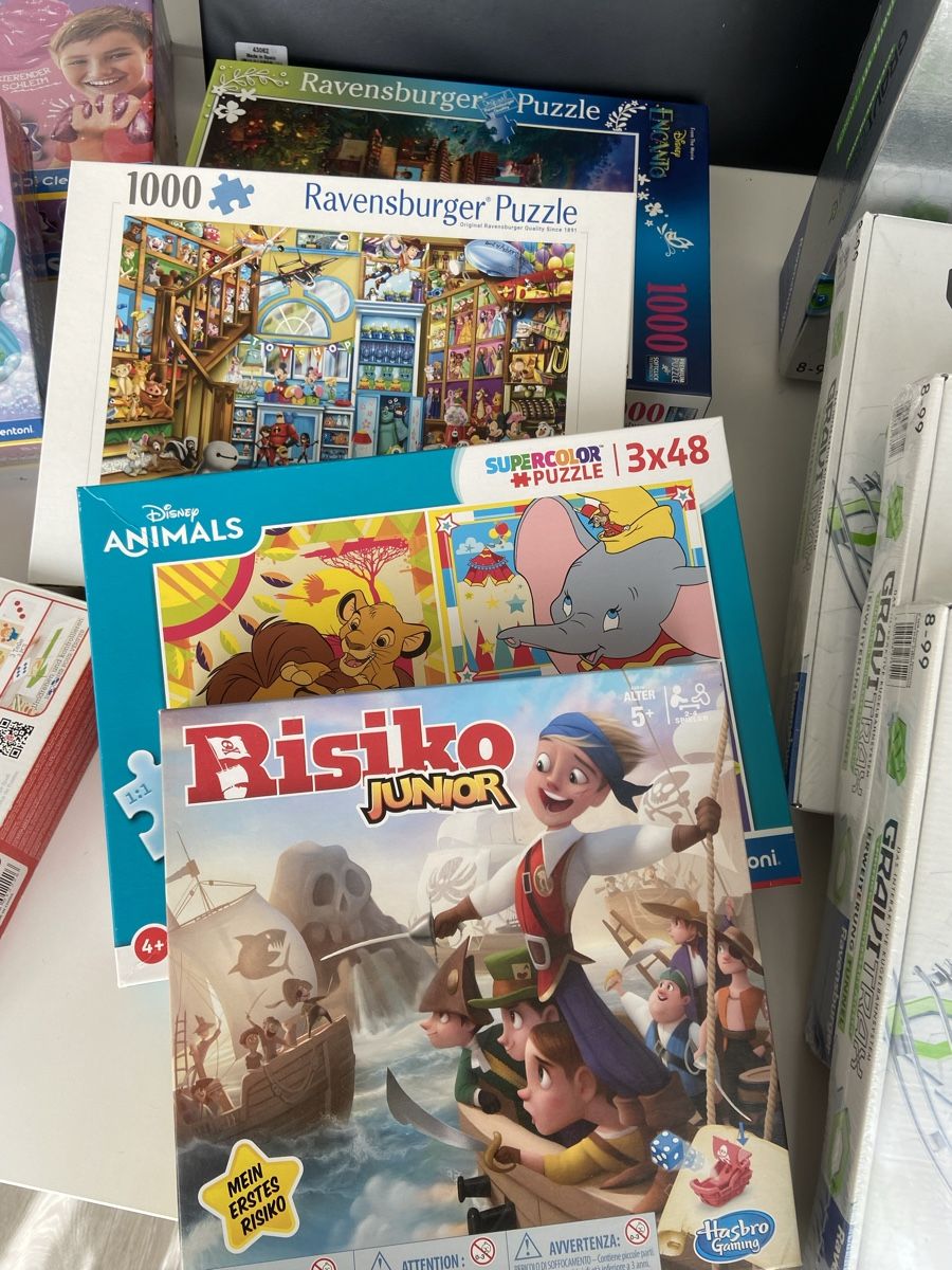 Giocattoli: Kinder set Spielzeug  – Usato da Volketswil venduto da DeAngela