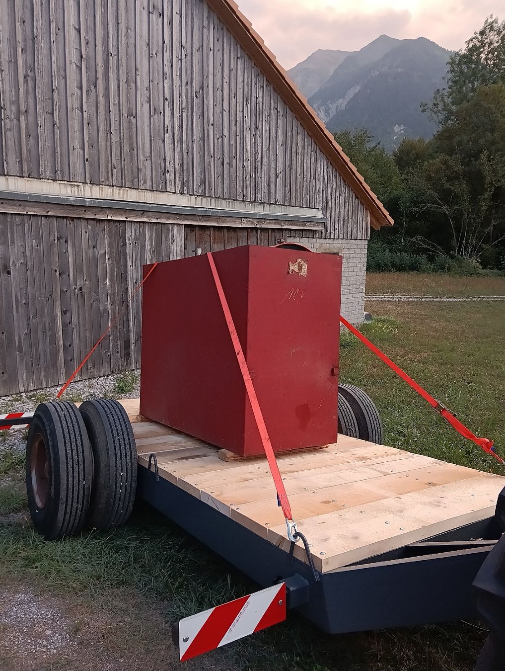 Accessori per altri veicoli: Dieseltank – Usato da Latterbach venduto da Kauert 3