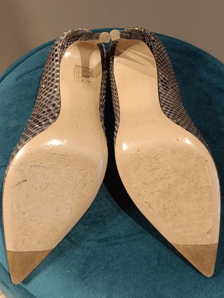 Burberry Scarpe da donna: Burberry Pumps, Schlangenleder-Optik, Gr. 37 – Usato da Zollikofen venduto da Proseco 7