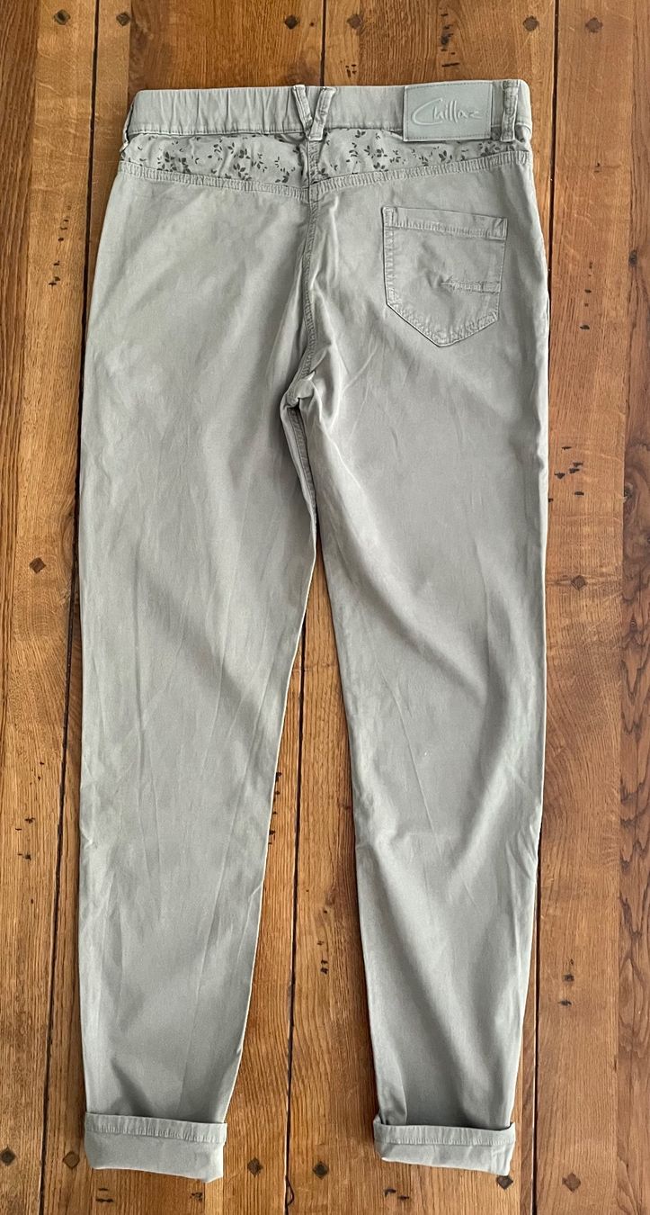 Chillaz Pantaloni: Pantalon CHILLAZ vert olive clair taille 38 – Usato da Marin-Epagnier venduto da sachaechinta 1