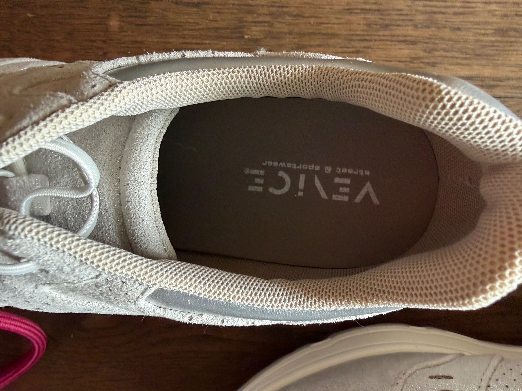 Scarpe da donna: VENICE Sneaker Damen silber Grösse 39 NEU – Nuovo (secondo la descrizione) da Muttenz venduto da flowers04 1