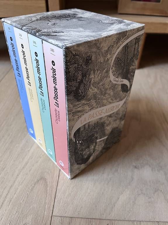 Bücher: La passe-miroir, coffret 1 à 4 – Gebraucht aus Céligny von mel_jfh9