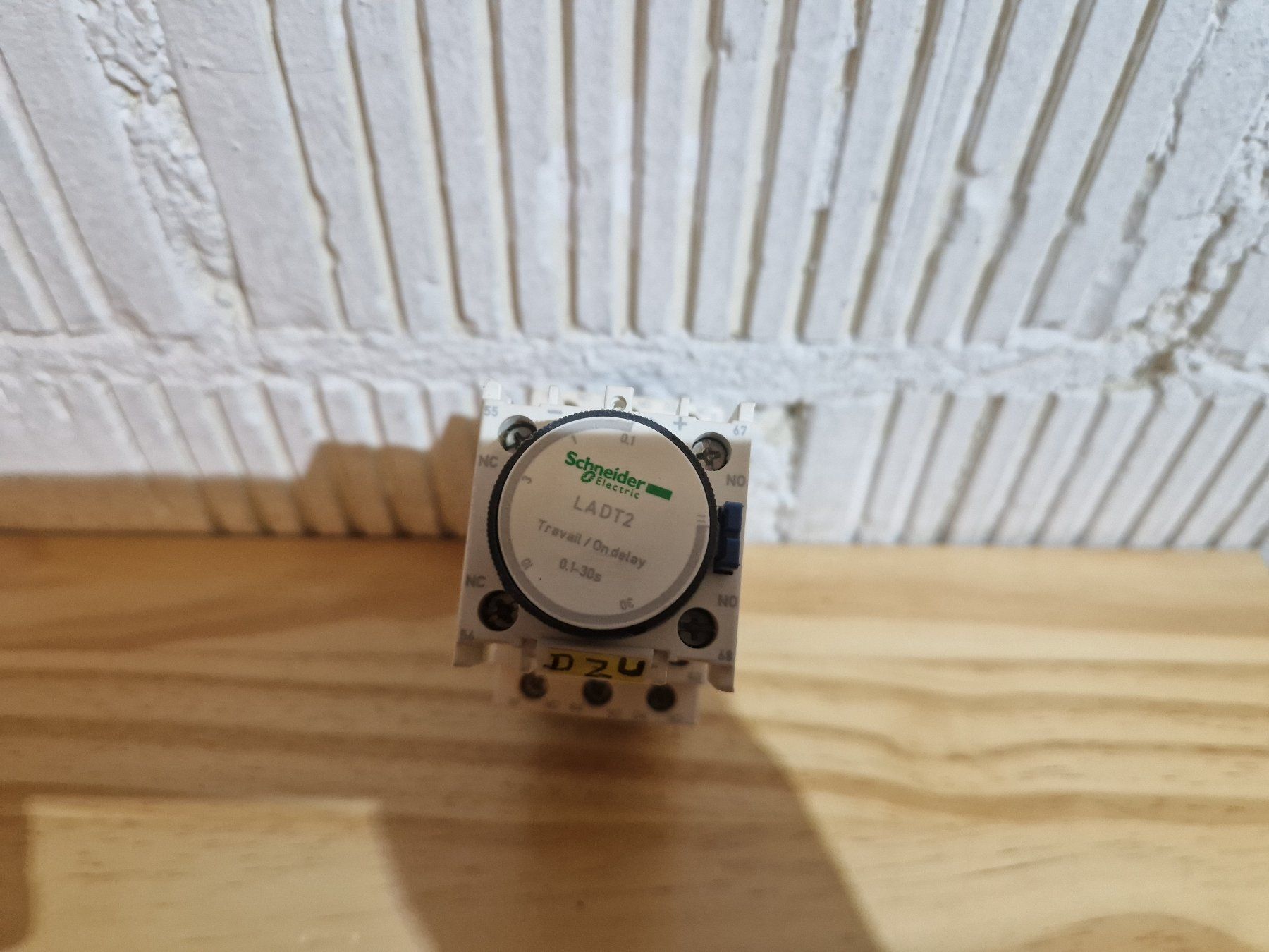Schneider Componenti elettronici: Schneider Electric CAD32 Schütz – Usato da Seedorf BE venduto da Stibutz 1