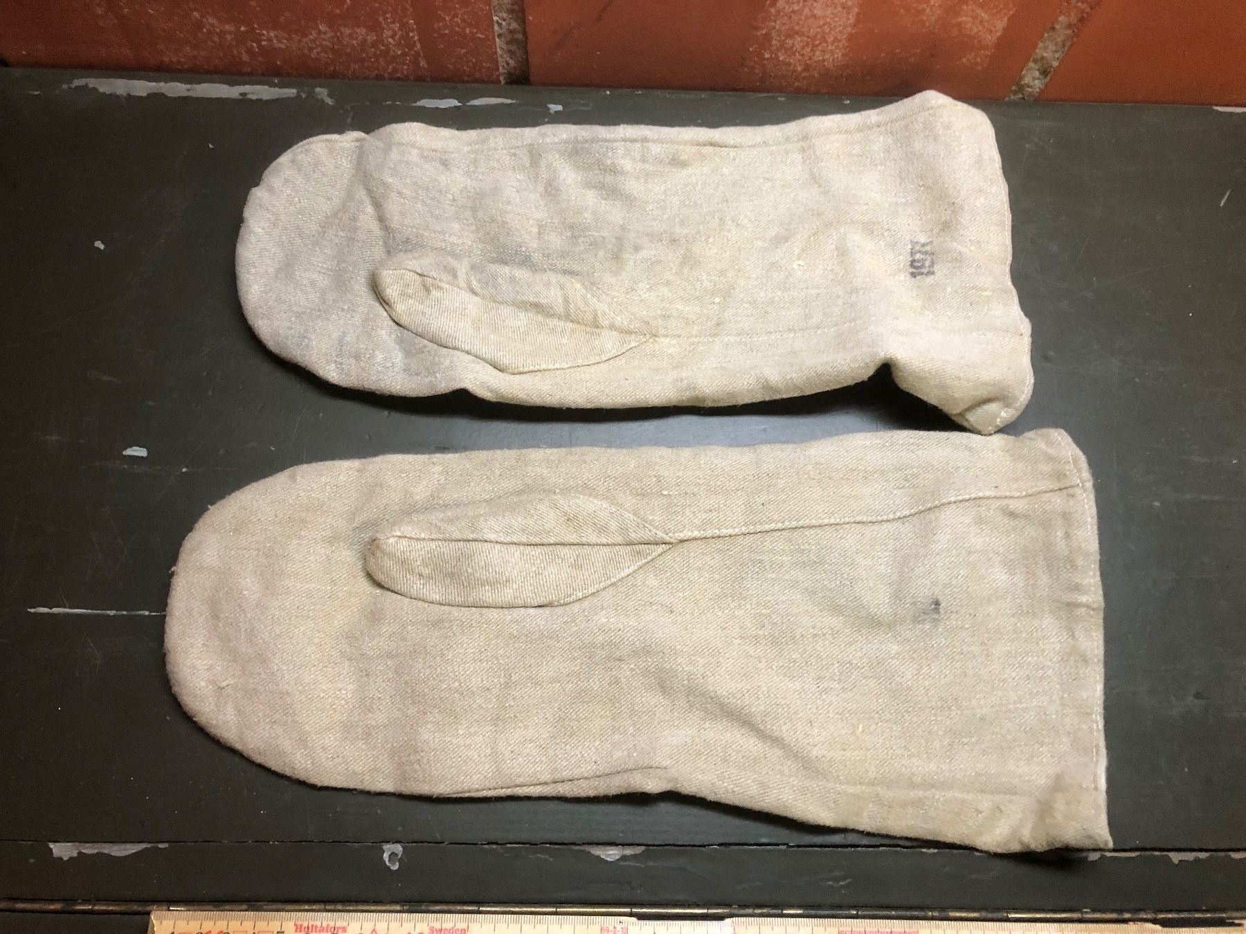 Schweizer Armee Uniformi: Schweizer Armee Handschuhe Arbeitshandschuhe Wintertarn – Usato da Madiswil venduto da TEMISO