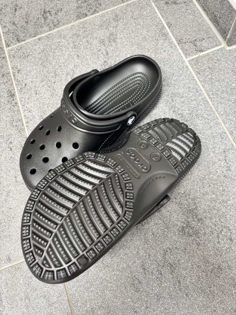 Crocs Herrenschuhe: Crocs Classic Gr. 39/40 schwarz – Neu (gemäss Beschreibung) aus Liebefeld von mic_v8r5 1