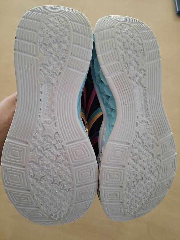 Skechers Scarpe per ragazze: Skechers Lights Gr. 34 neuwertig – Usato da Männedorf venduto da Einhornmama 1